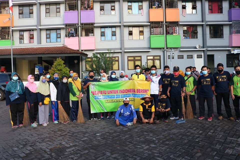 Kegiatan World Clean Up Day Indonesia (WCDI)